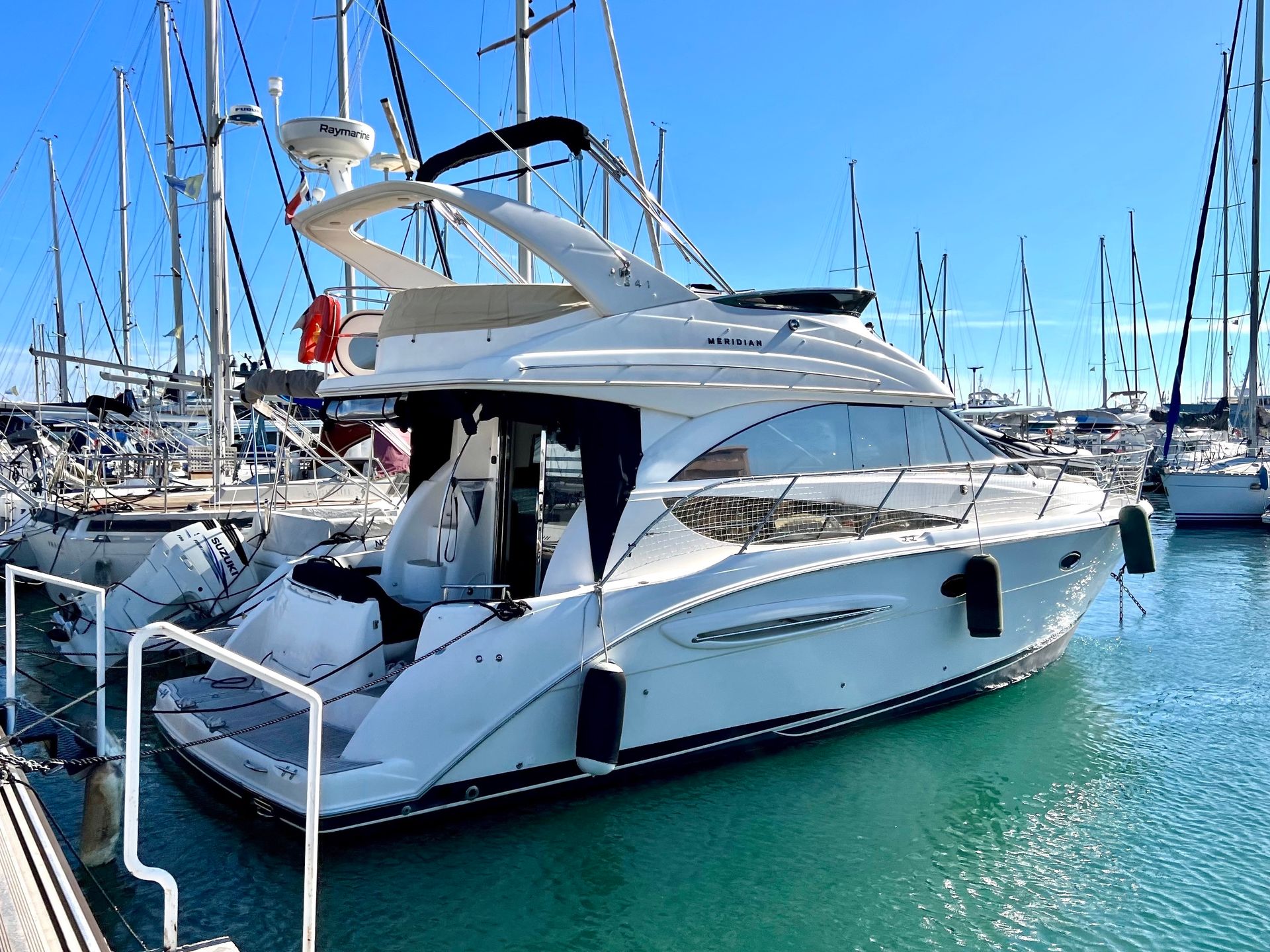 slider 0 Meridian Yacht  341